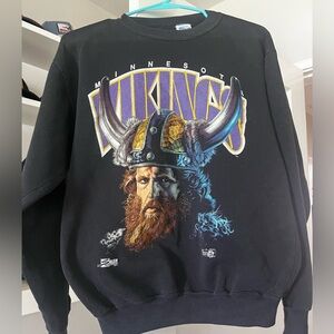 Vintage Minnesota Viking Sweatshirt -Ragnar. Size Medium
